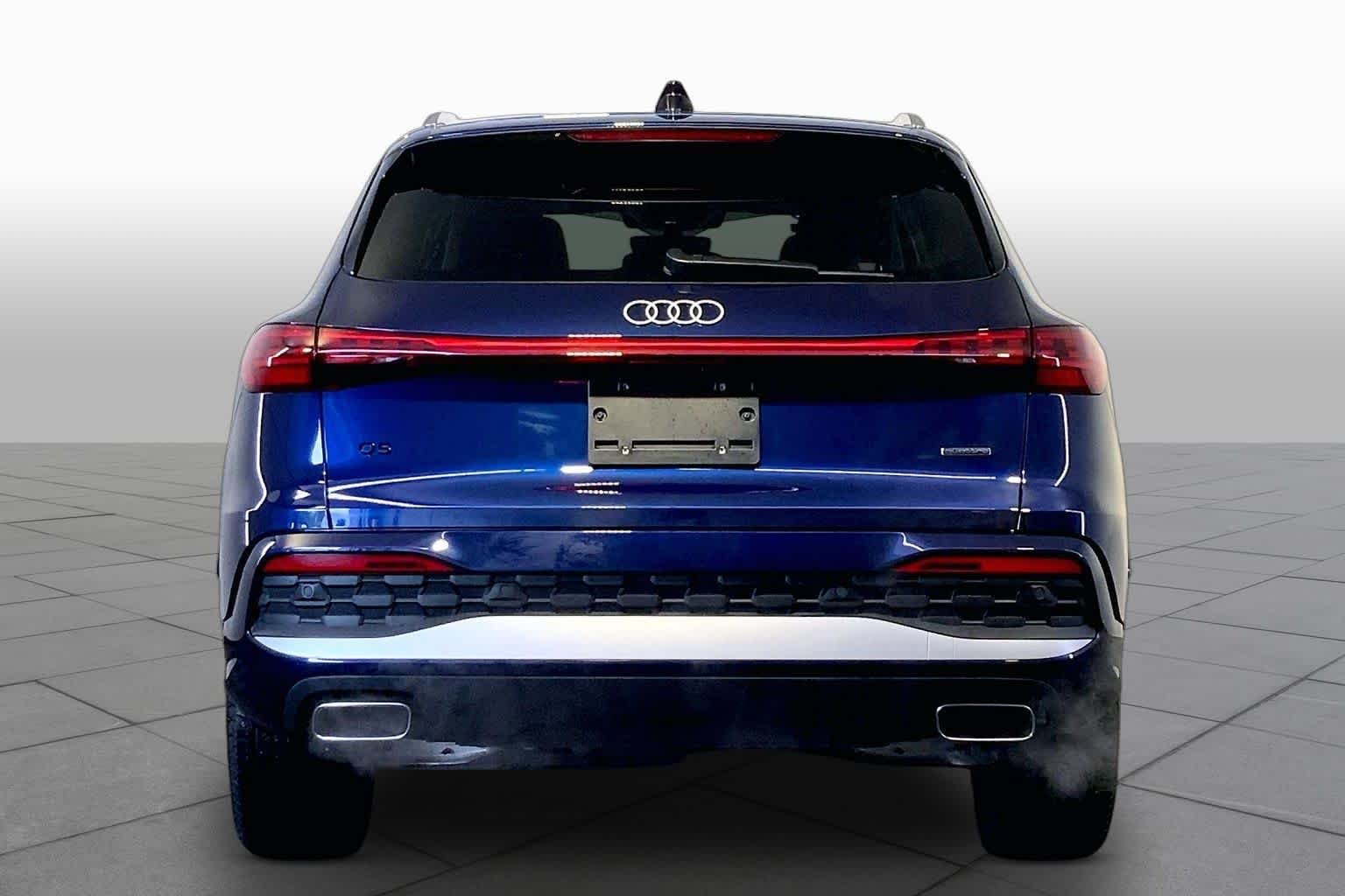 Used 2025 Navarra Blue Metallic Audi Premium image 5