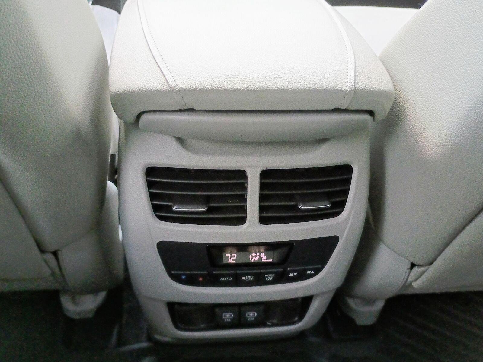 Used 2017 Fathom Blue Pearl Acura w/Technology Pkg image 7