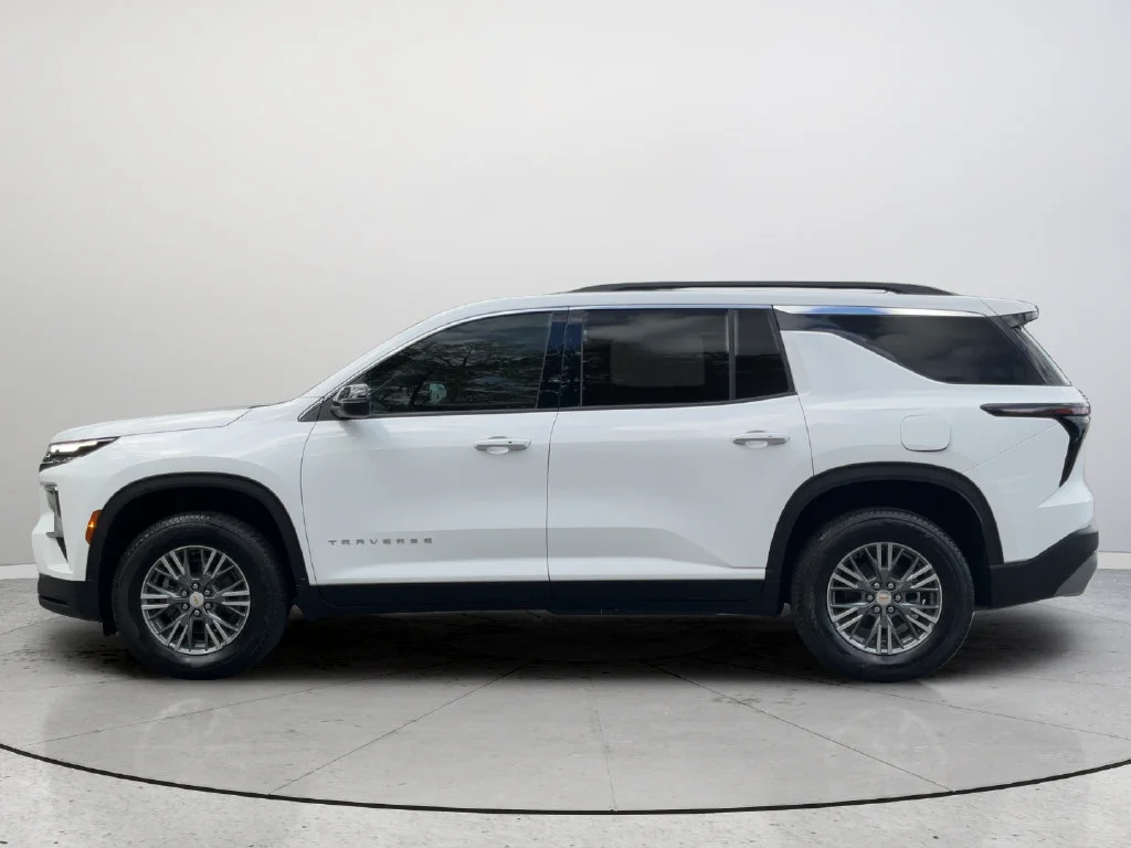 2027 Chevrolet Traverse LT - Photo 8