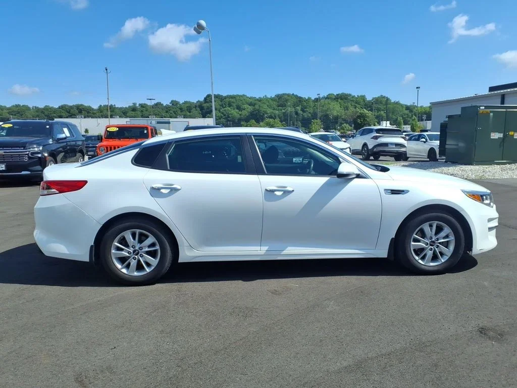 Used 2016 Kia Optima LX with VIN KNAGT4L37G5102893 for sale in Moline, IL