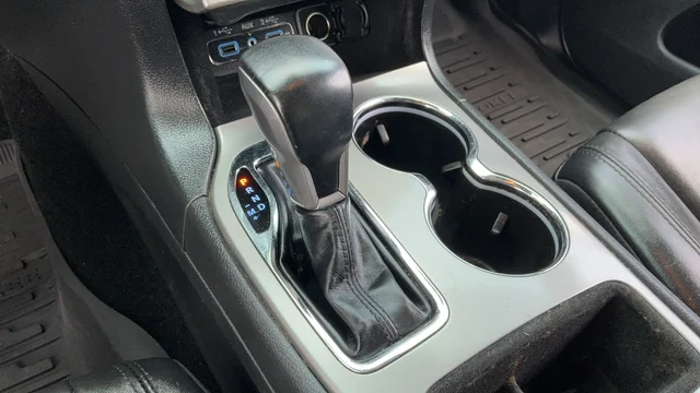 Used 2022 White Jeep Limited image 18