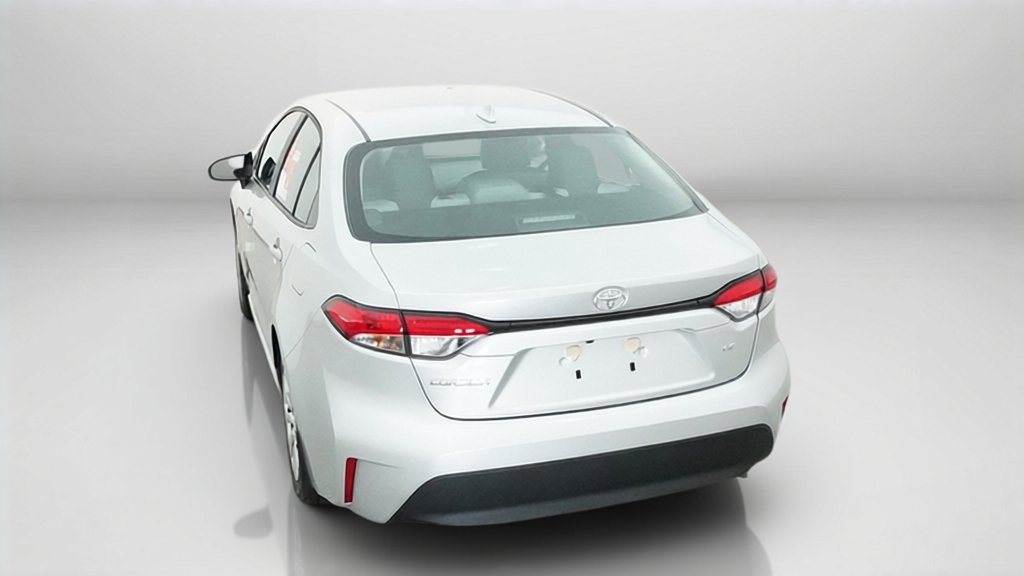 New 2027 Classic Silver Metallic Toyota LE image 43