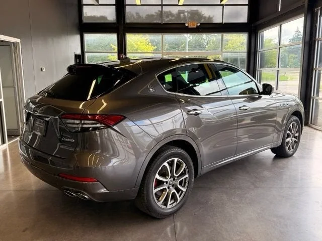 Used 2021 Gray Maserati Base image 5