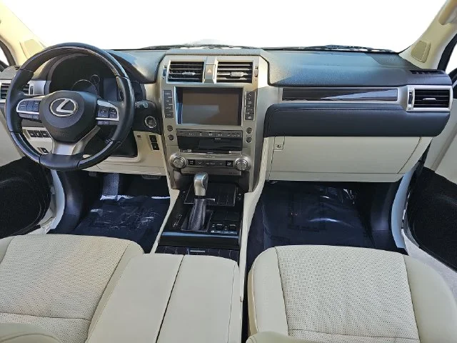 Used 2021 White Lexus 460 image 9