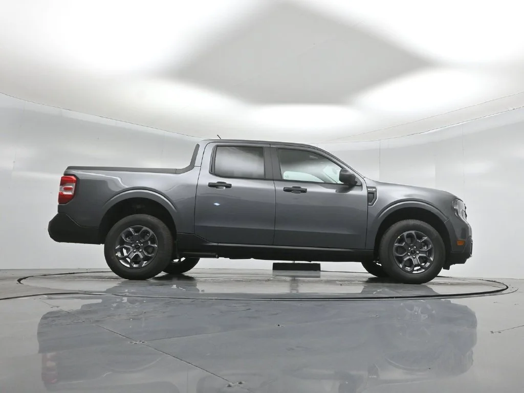 New 2026 Carbonized Gray Metallic Ford XLT image 43