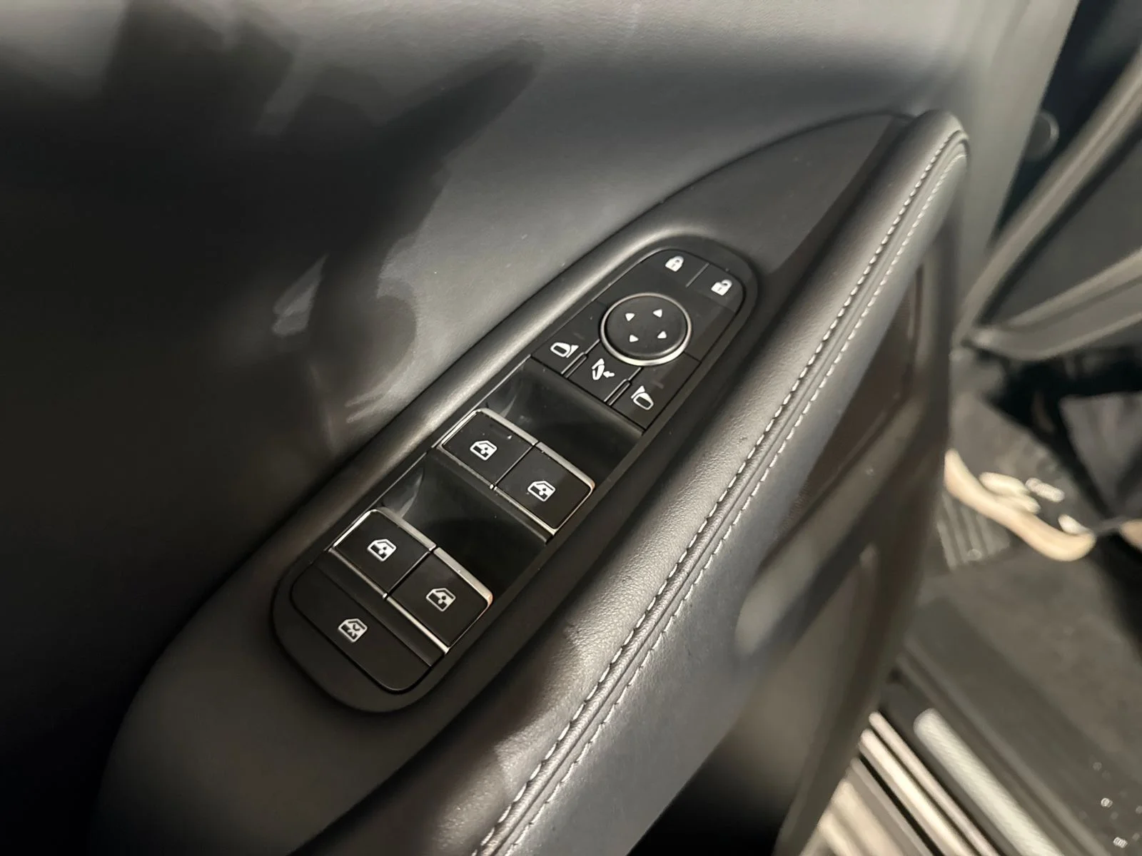 Used 2025 Black INFINITI PURE image 16
