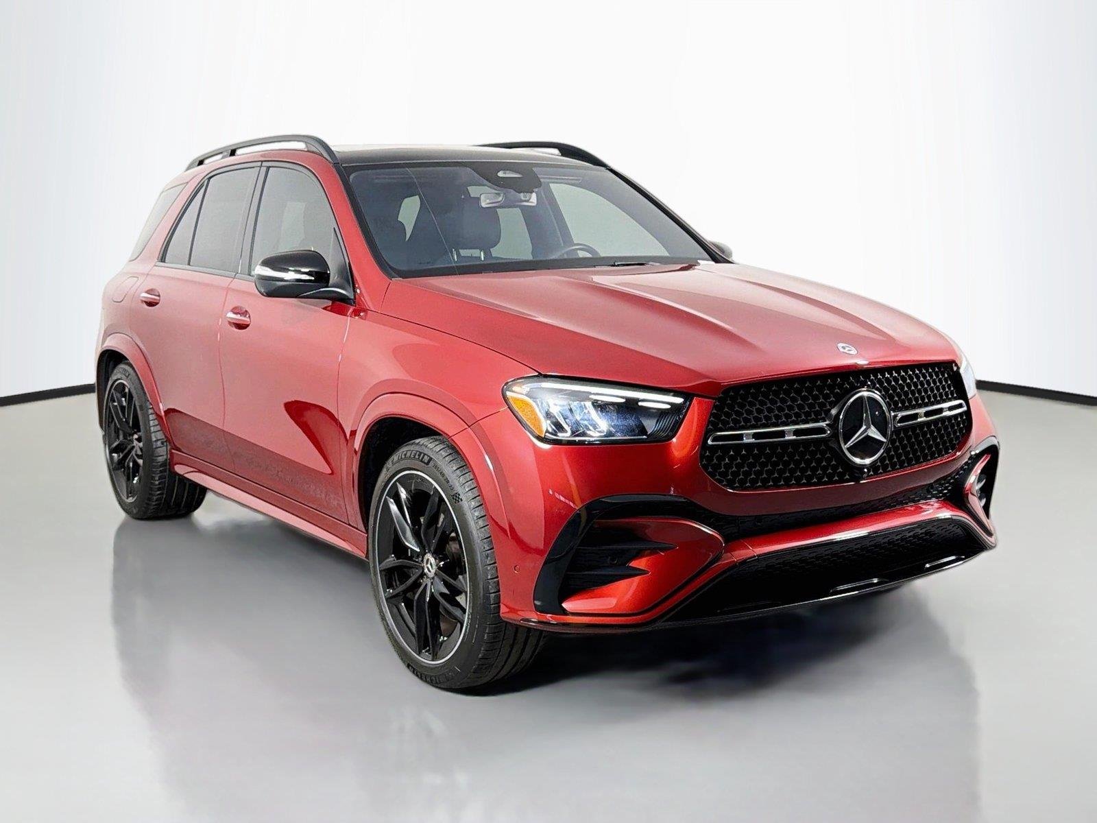 Used 2025 MANUFAKTUR Cardinal Red Metallic Mercedes-Benz GLE 580 image 3