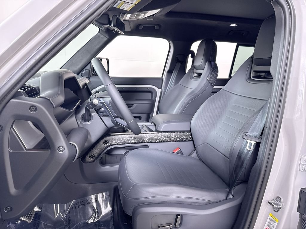 2026 Land Rover Defender OCTA - Photo 11