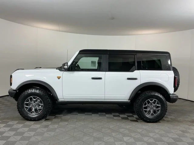 New 2025 Oxford White Ford Badlands image 8