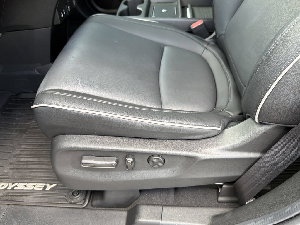 2025 Honda Odyssey Touring - Photo 26