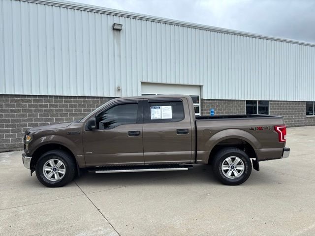 Used 2017 Champagne Ford XLT image 9