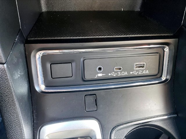 Used 2023 Silver Subaru Limited image 27