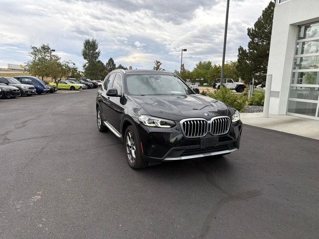 Used 2024 Black Sapphire Metallic BMW xDrive30i image 7