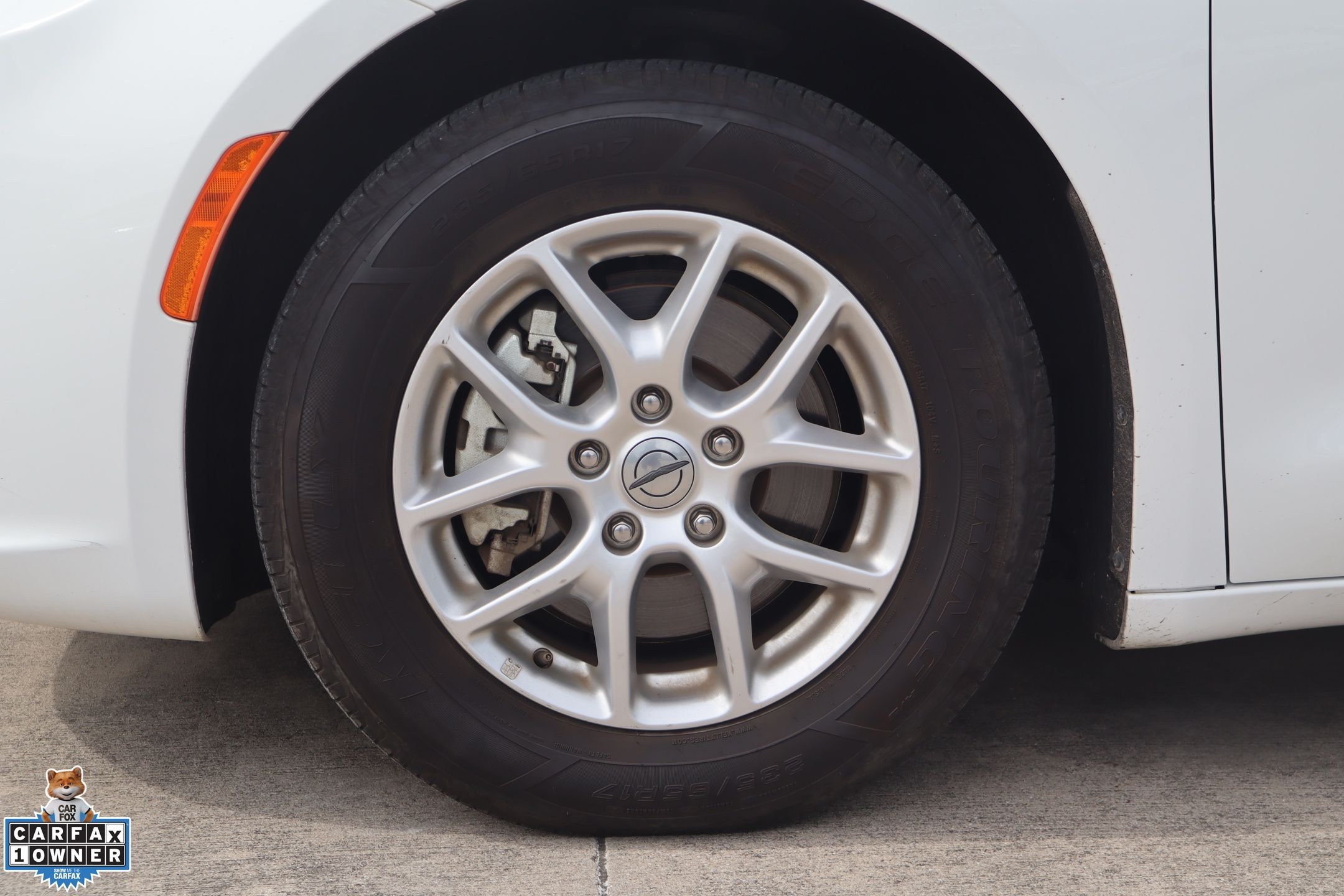 Used 2023 White Chrysler Touring L image 10