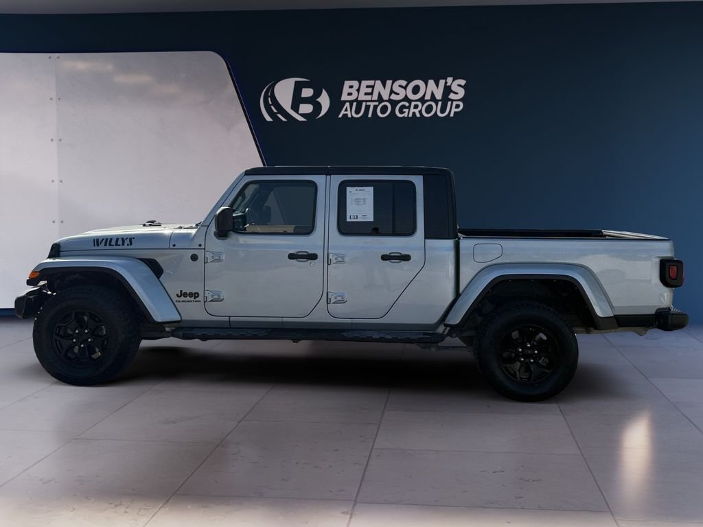 Used 2022 Silver Jeep Willys image 2