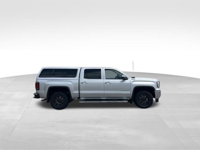 Used 2017 QUICKSILVER METALLIC GMC SLT image 6