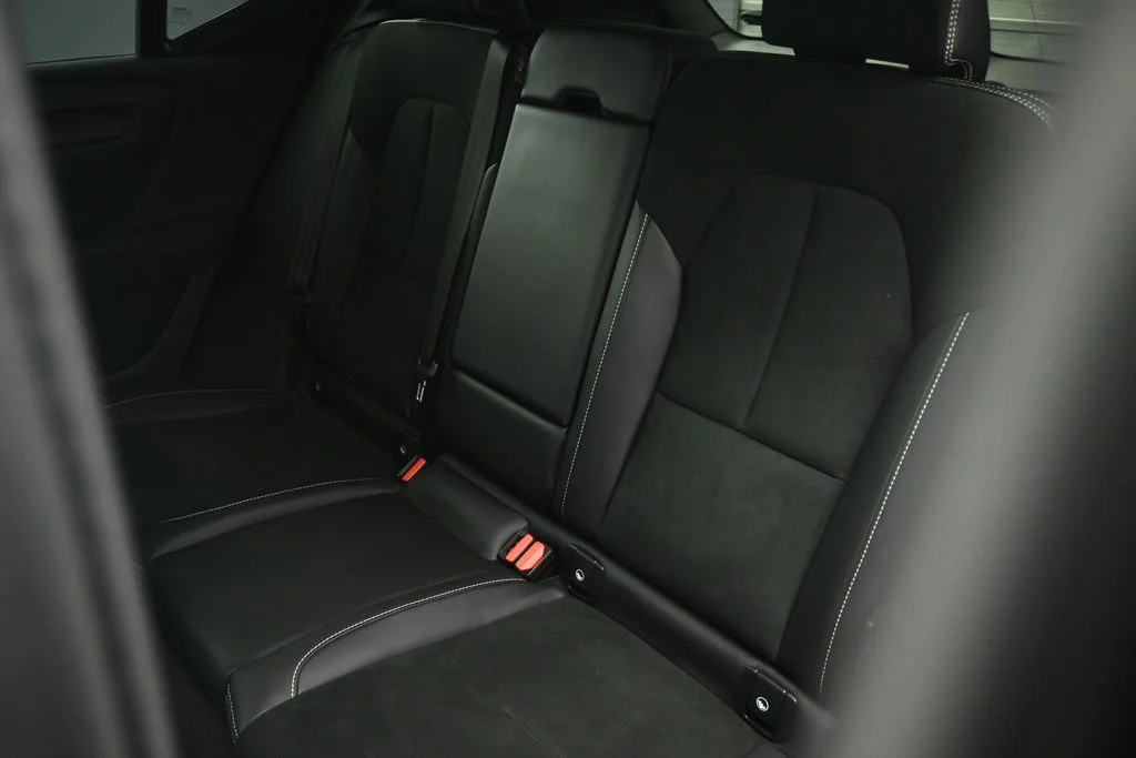 Used 2022 White Volvo R-Design image 53