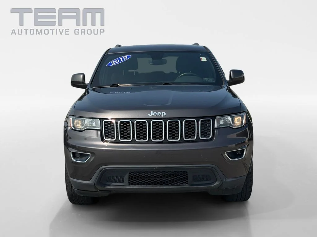 Used 2019 Gray Jeep Laredo E image 2