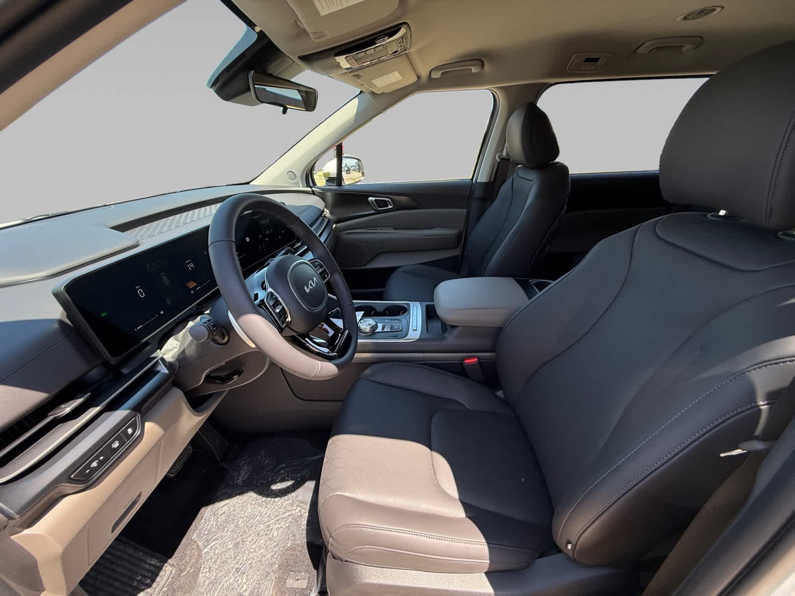 New 2026 Snow White Pearl Kia LXS image 11