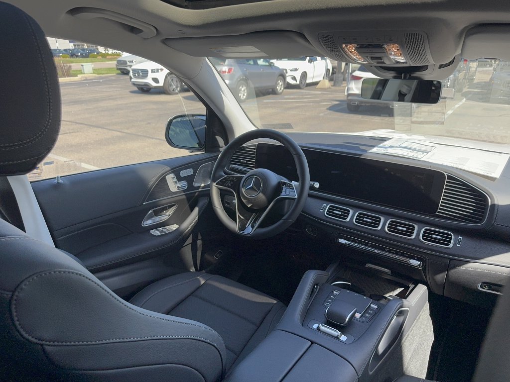 New 2026 Polar White Mercedes-Benz GLS 450 image 11