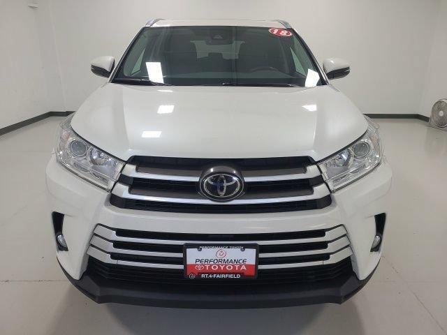 Certified Used 2018 Blizzard Pearl Toyota XLE image 2