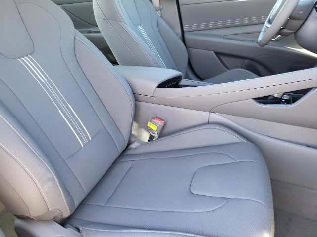 2024 Hyundai Elantra SEL - Photo 23