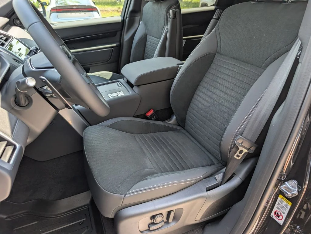 New 2026 Santorini Black Land Rover S image 5