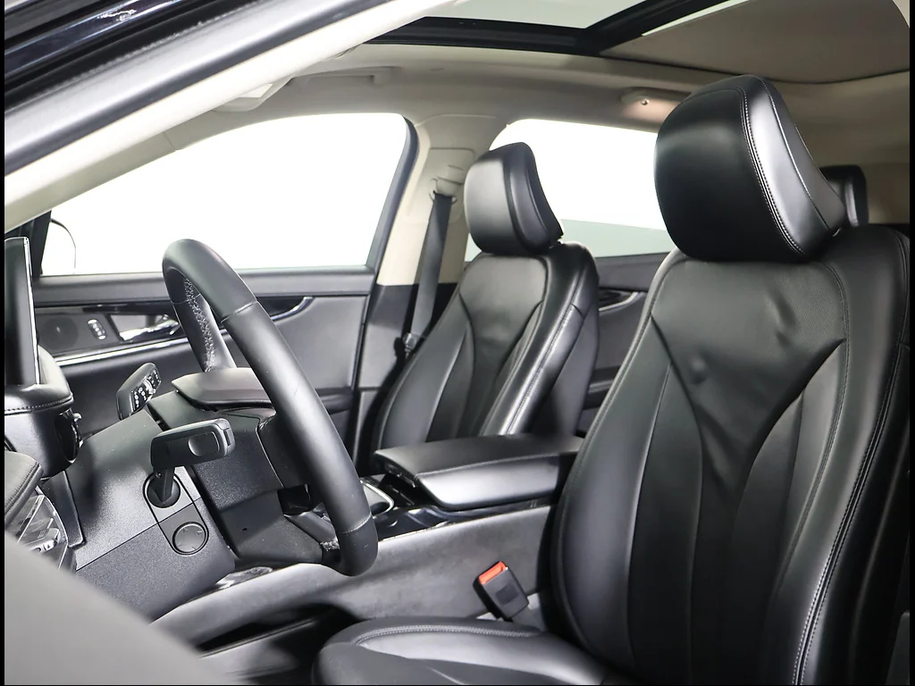 Used 2022 Infinite Black Lincoln Reserve image 7