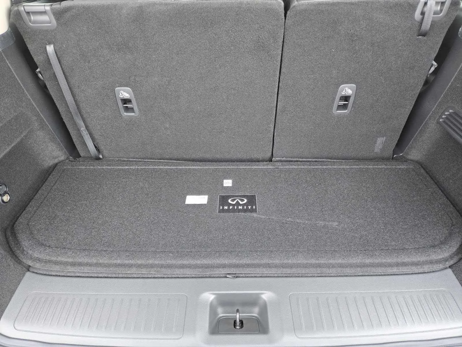 Certified Used 2026 Deep Emerald INFINITI LUXE image 21