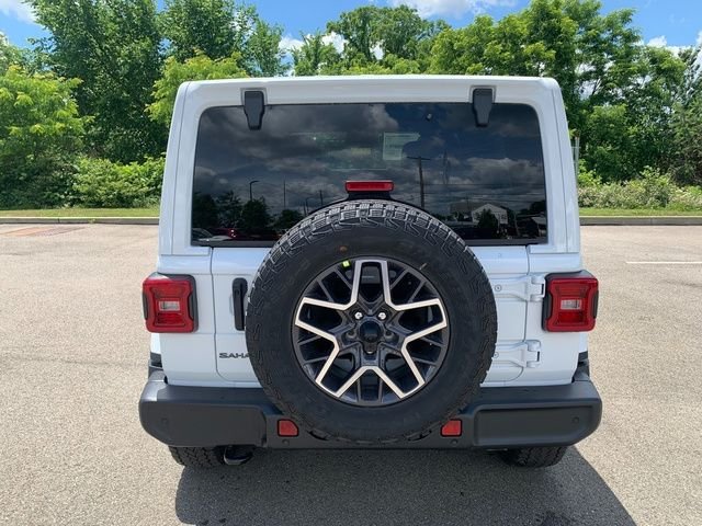 New 2026 Bright White Clear-Coat Exterior Paint Jeep Sahara image 4