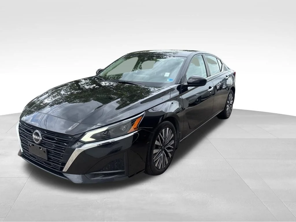 Used 2024 Black Nissan 2.5 SV image 3