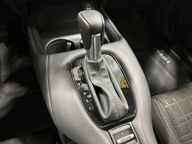 Certified Used 2025 Lunar Silver Metallic Honda LX image 22