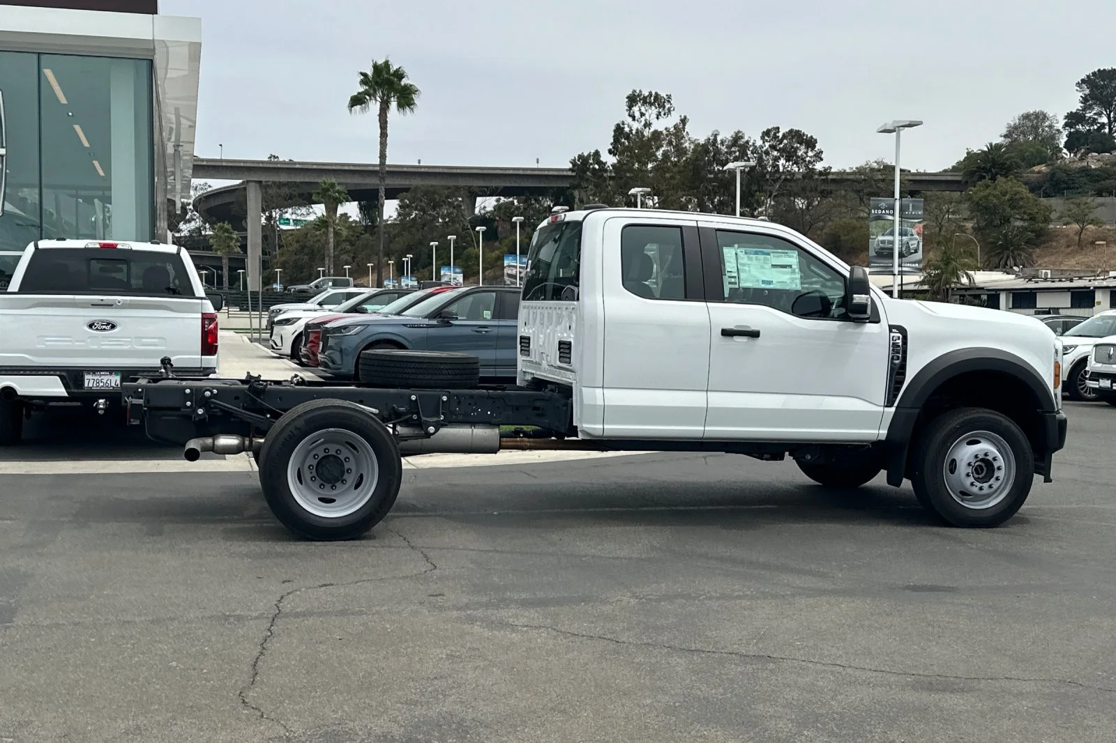 New 2026 Oxford White Ford F-550® XL image 2