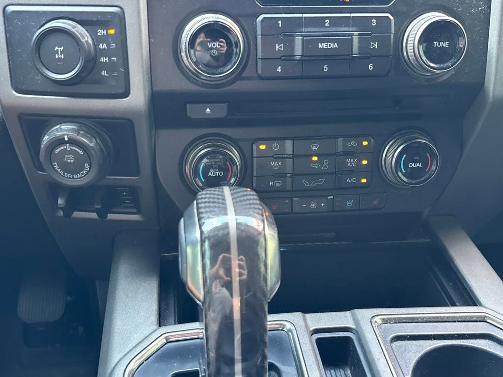 Used 2017  Ford Raptor image 13