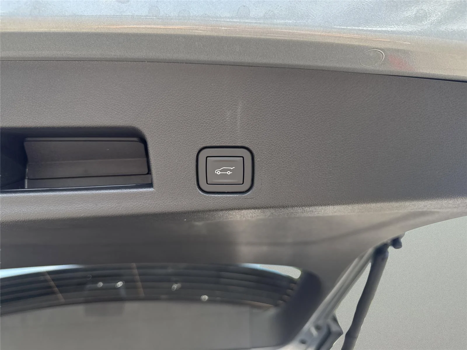 New 2026 Sterling Metallic GMC Elevation image 16