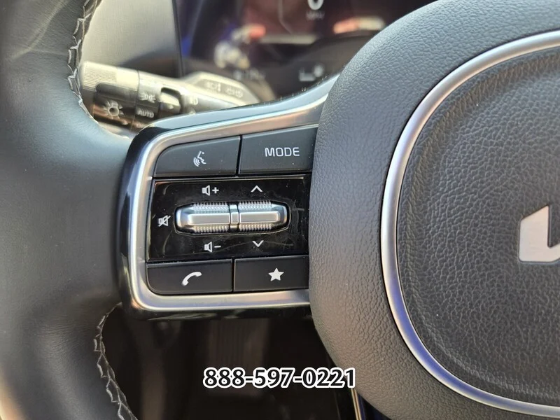 Used 2025 Gray KIA SX image 29
