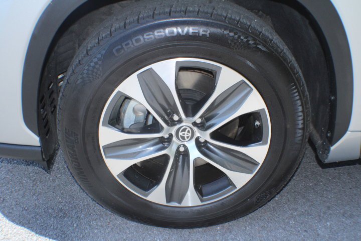 Certified Used 2024 Celestial Silver Metallic Toyota XLE image 5