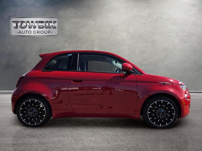 Used 2024 Red by (Red) FIAT INSPI(RED) FWD image 3