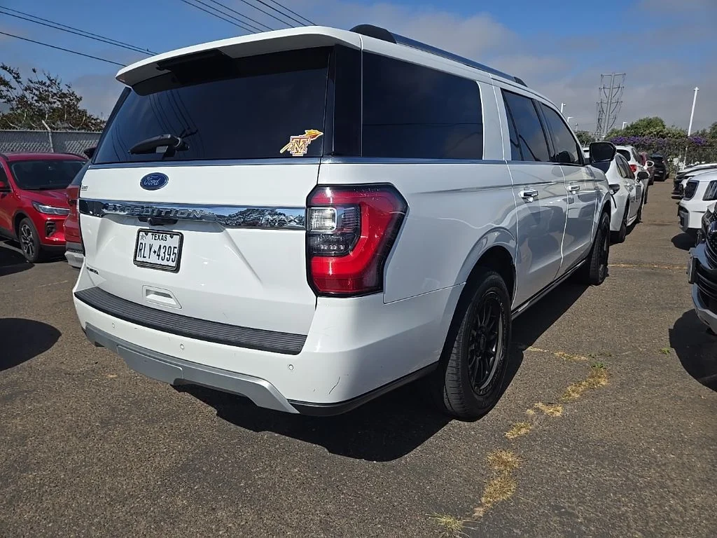 Used 2018 White Ford Limited image 7