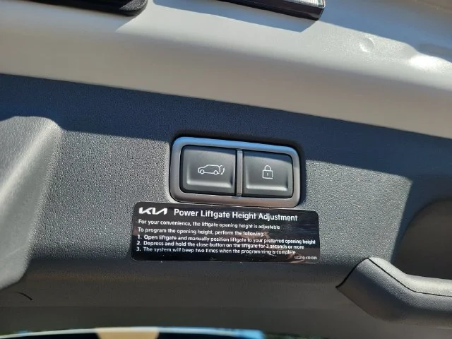 New 2026 Glacial White Pearl Kia Land AWD image 8