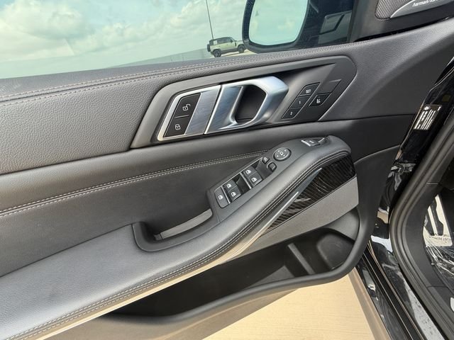 Used 2023 Black BMW M50i image 11