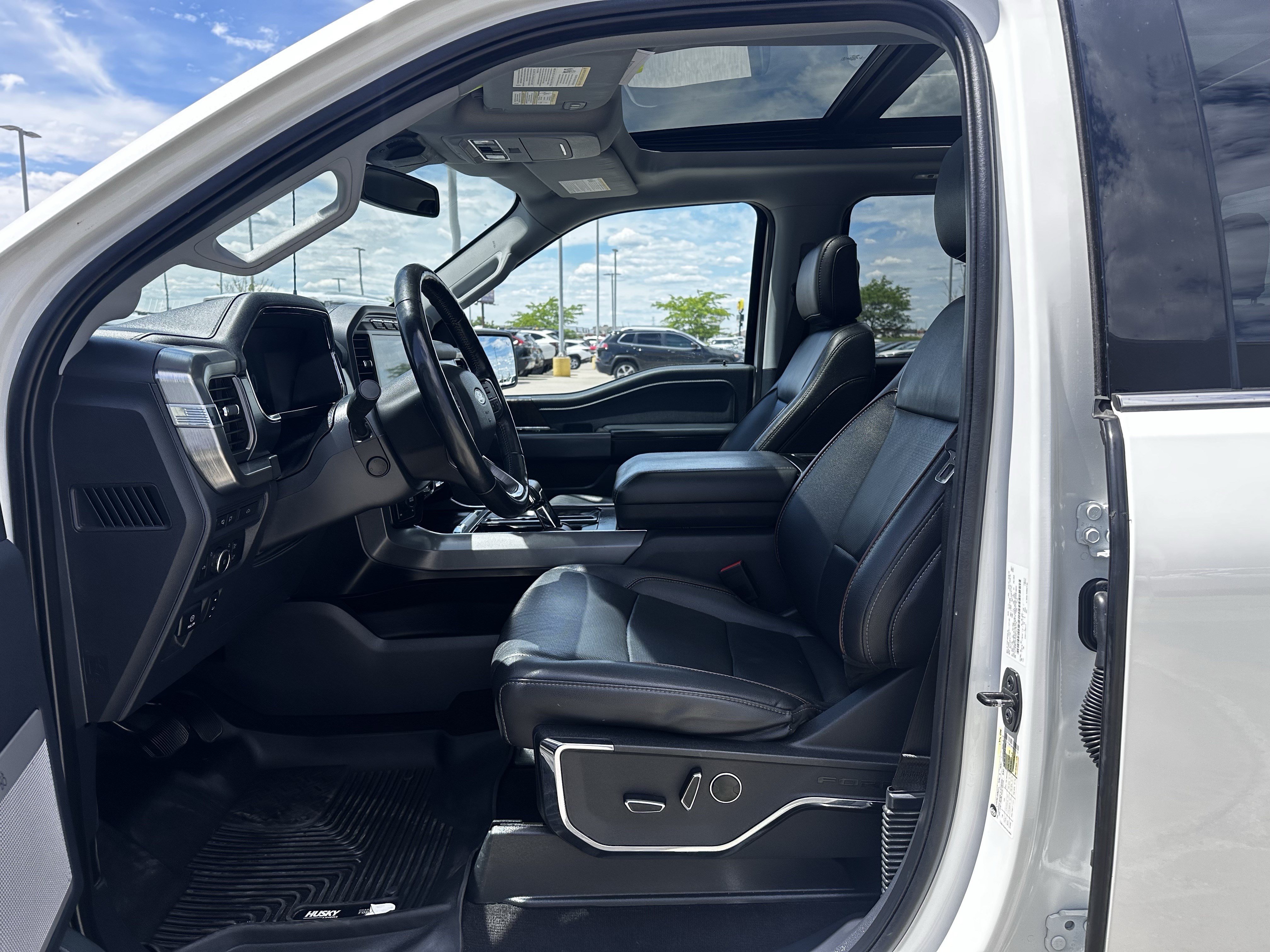 Used 2022 Star White Ford LARIAT image 7