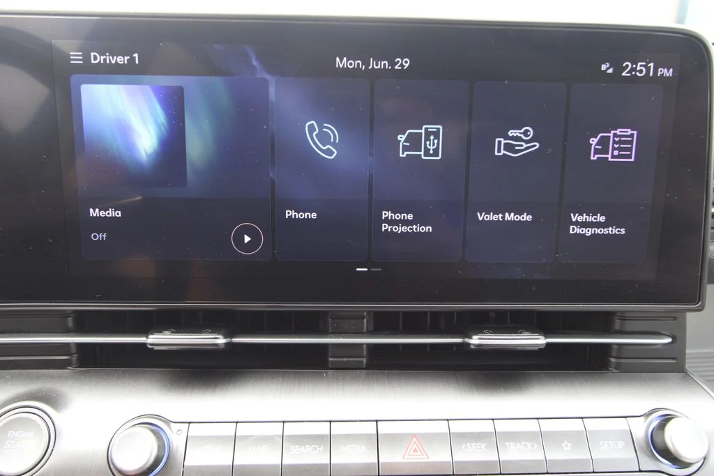 Used 2025 Black Hyundai SEL image 27