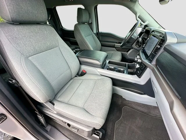 Used 2024 Silver Ford XLT image 27