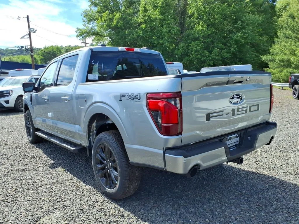 New 2026 Iconic Silver Metallic Ford XLT image 4
