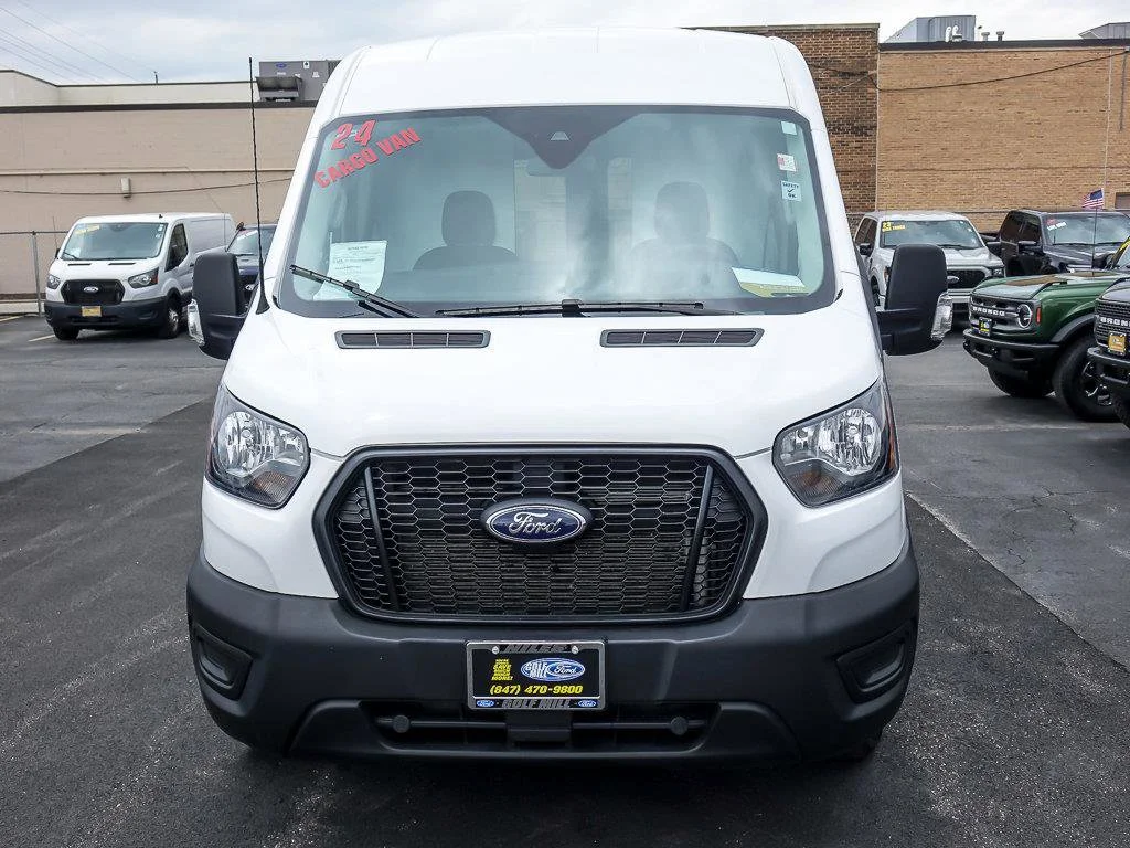 Used 2024 Oxford White Ford Base image 5