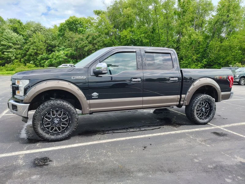 Used 2015  Ford King Ranch image 8