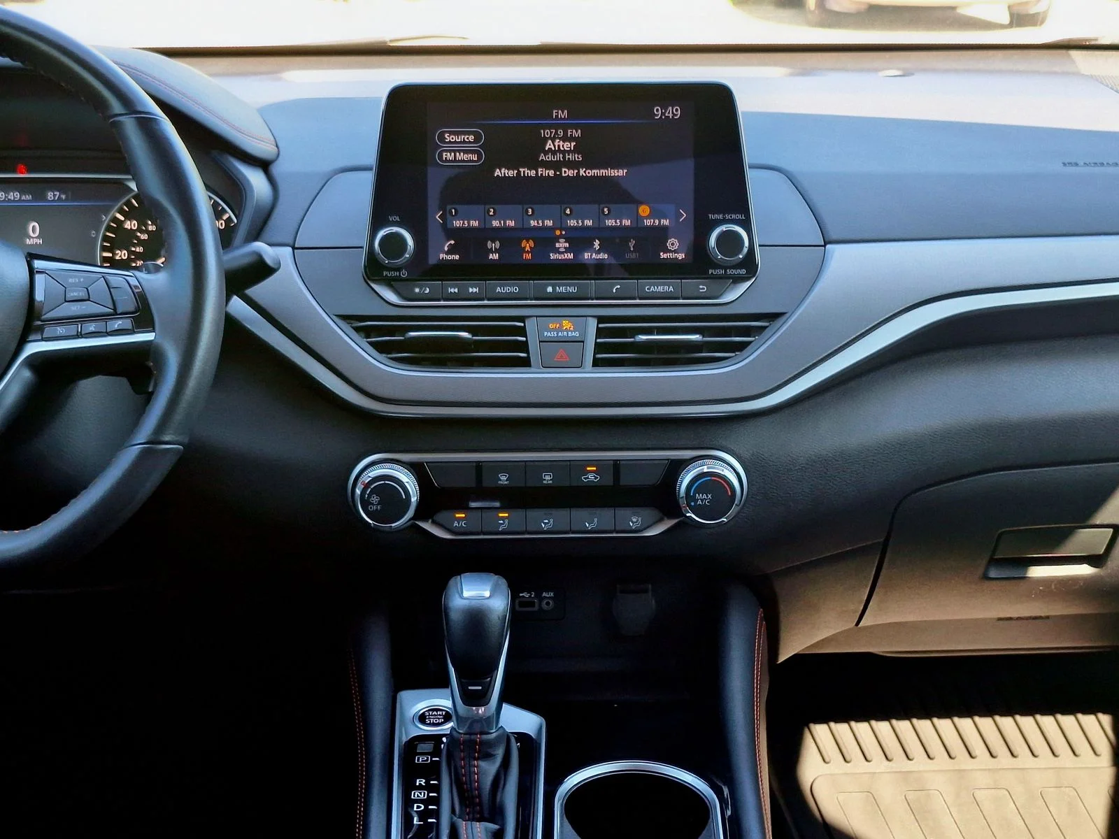Used 2025 Blue Nissan 2.5 SR image 15