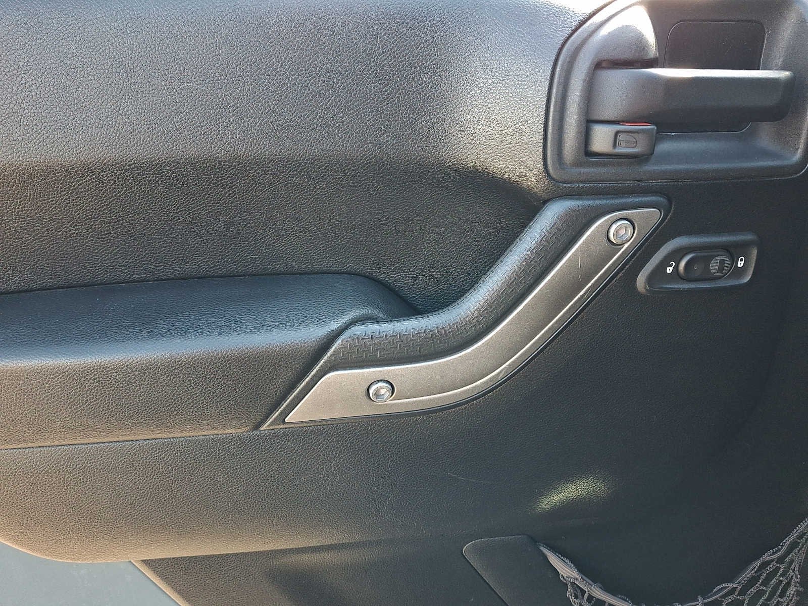 Used 2015 Anvil Clearcoat Jeep Sport image 13