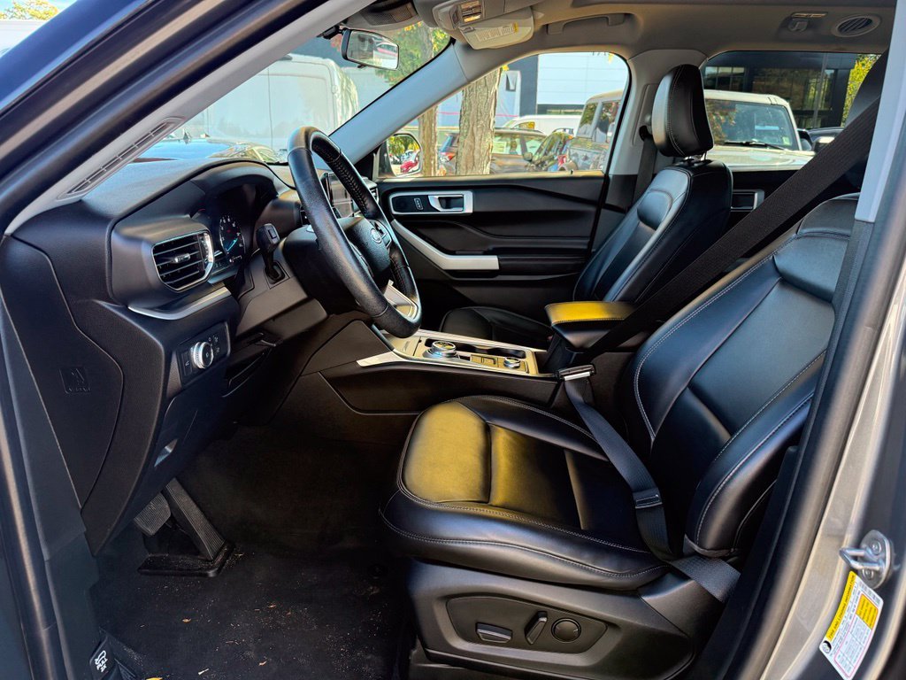 Used 2022 Carbonized Gray Metallic Ford XLT image 21